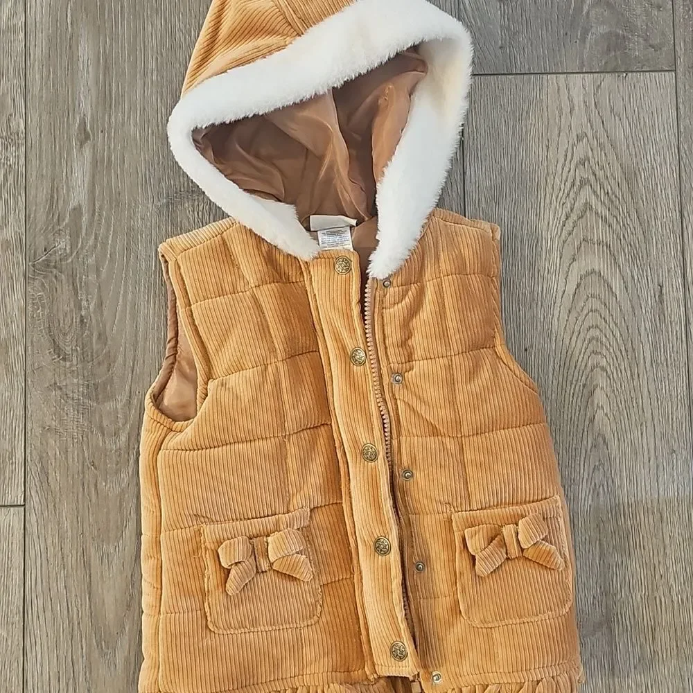 Girls Bundle. 3 Outfits Plus A Vest With Matching Pants Great Condition - Picture 15 of 16